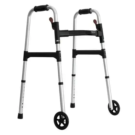 Comparativo: Andador com Rodas Mercur vs. Modelos Fixos — Qual o Melhor?